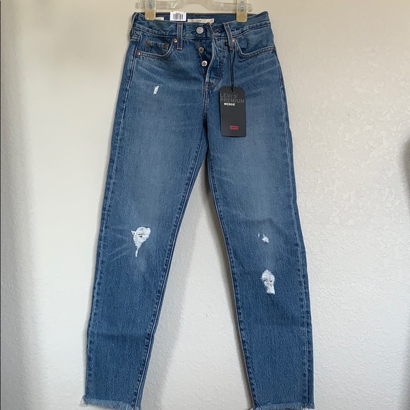Levi's Denim - Levi’s wedge high rise mom jeans (NEVER WORN)